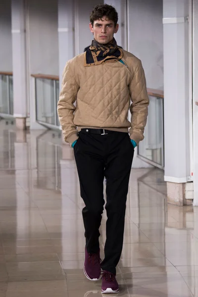 Look 9